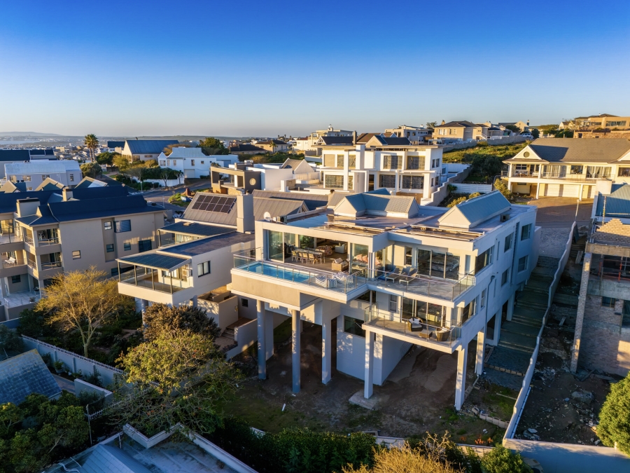 6 Bedroom Property for Sale in Myburgh Park Western Cape